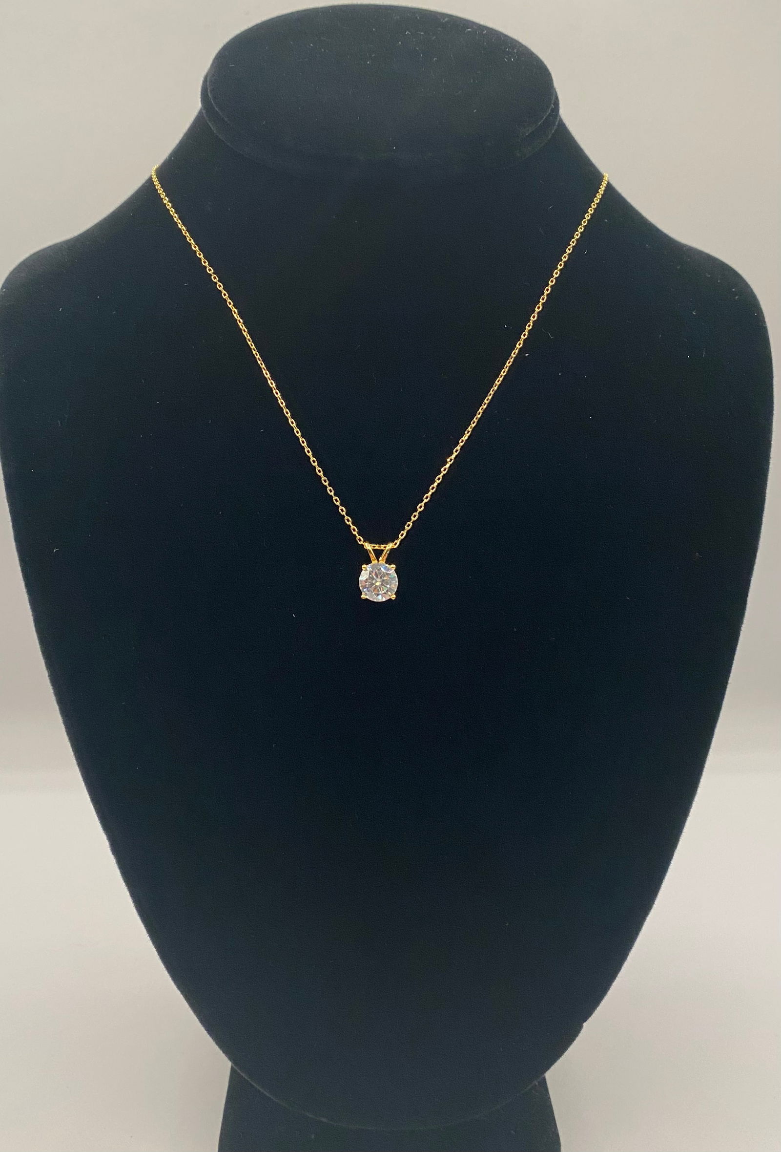 2 Carats VVS Moissanite Yellow Gold Necklace (1 of 2)