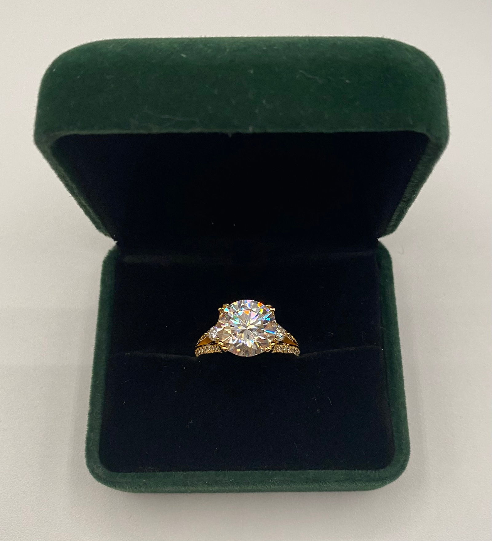 Yellow Gold VVS1 Ring (1 of 2)