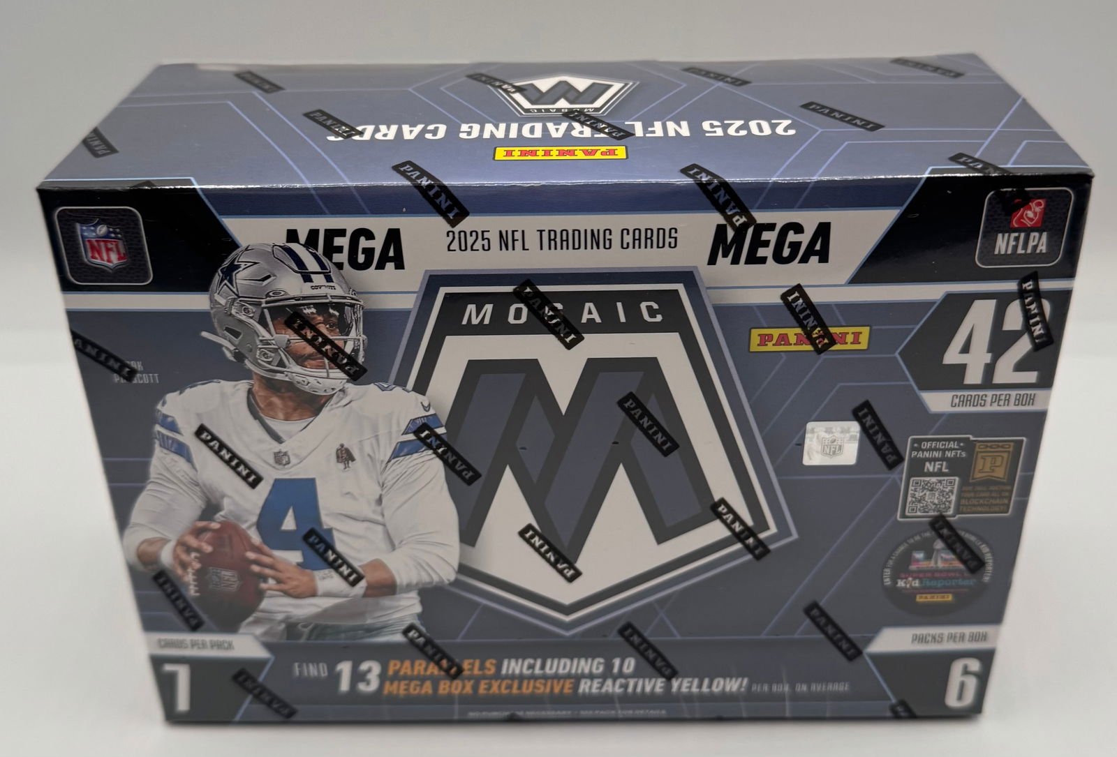 2025 Mosaic Football NFL Reactive Yellow Mega Box Sealed (1 of 1)