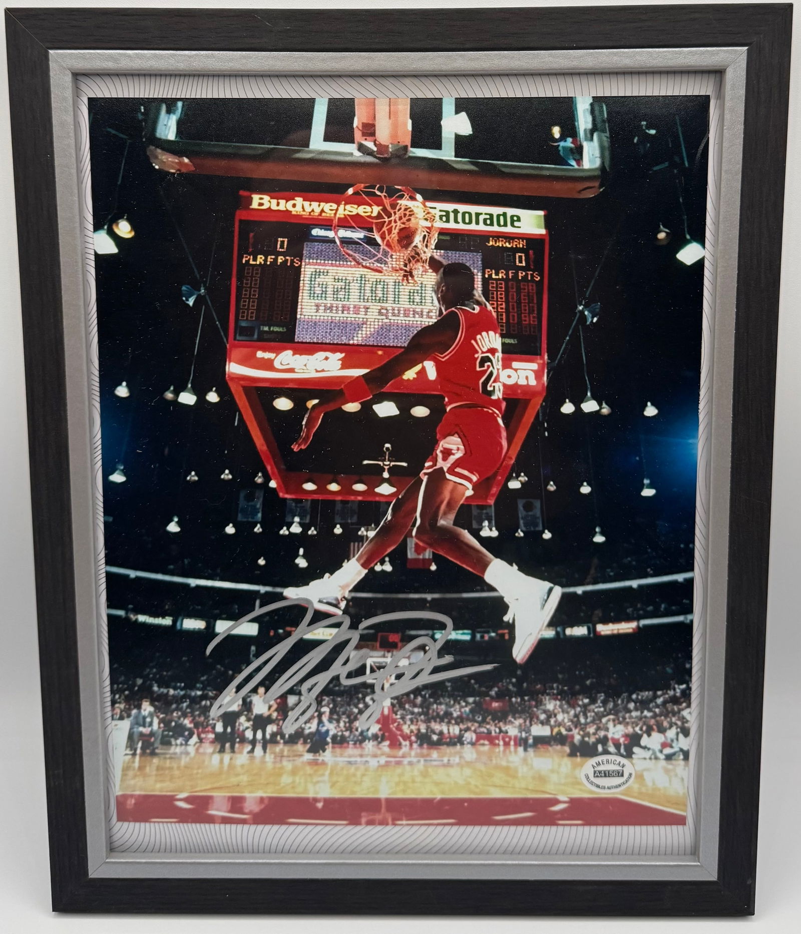 Michael Jordan Photo Signed Autographed With COA (1 of 3)