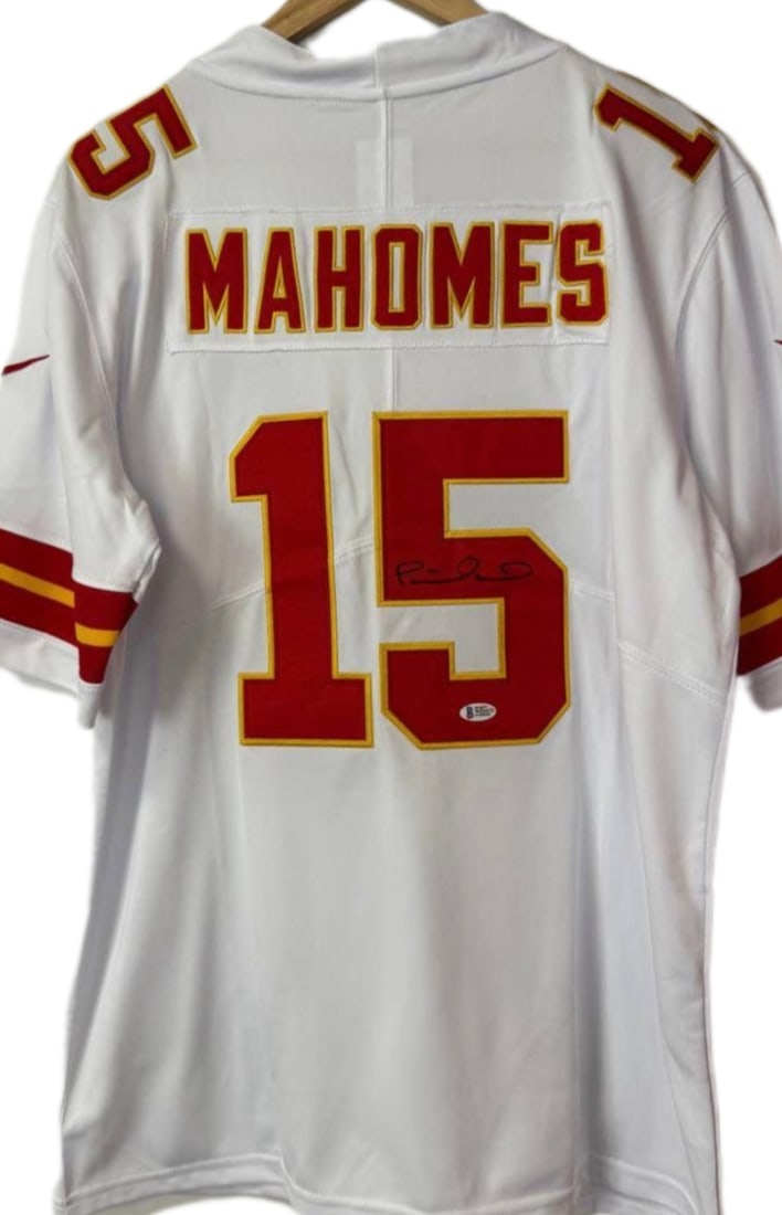 Patrick Mahomes Autographed Signed Jersey Certificate Of Authenticity By Beckett (1 of 1)