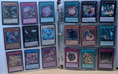 YuGiOh Holo Mixed Trading Cards Binder