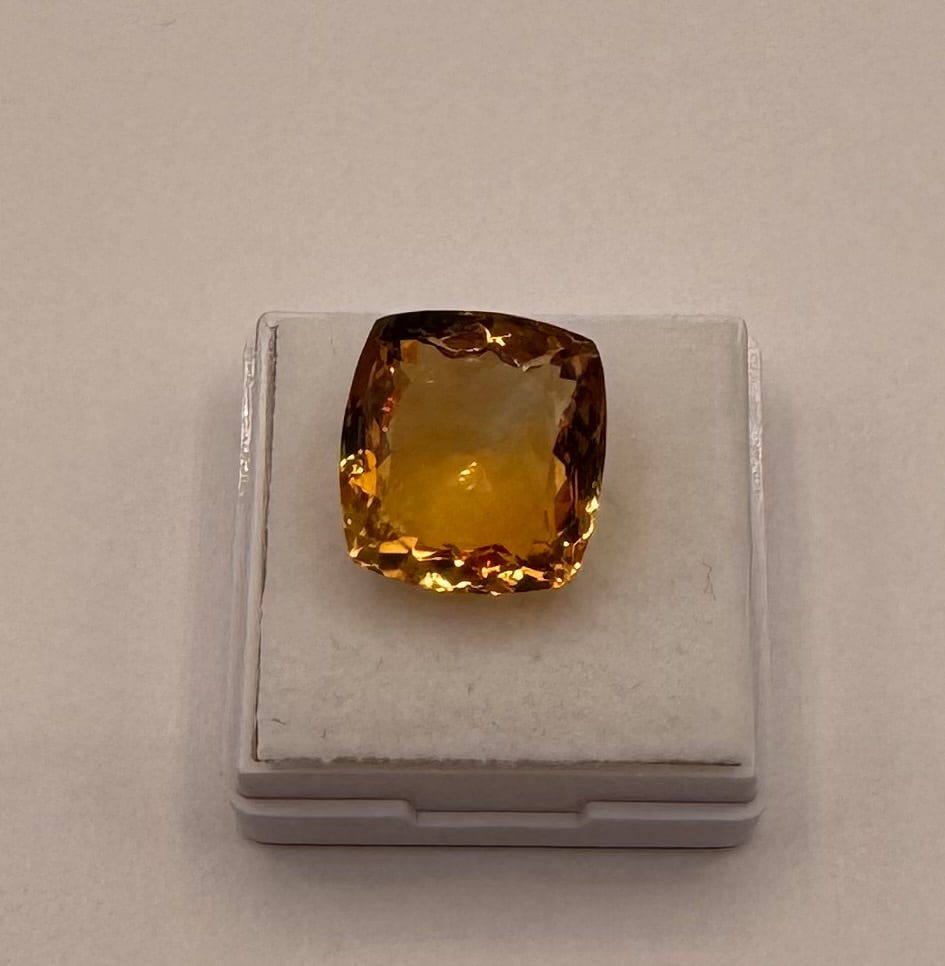 Citrine Stone: Natural Earth Minted Citrine Stone. Weight: 12 Carats