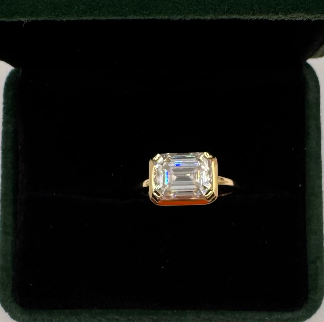 3 Carats VVS Moissanite Ring: 18k White Gold Plated On sterling Silver Moissanite VVS1 Stone Ring Color: D Stone Size: 3 Carats Ring Size: 7 Certificate: GRA