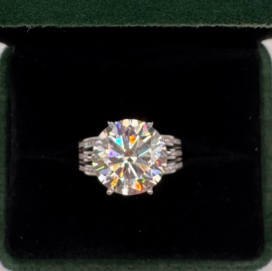 10 Carats VVS Moissanite Ring: 18k White Gold Plated On sterling Silver Moissanite VVS1 Stone Ring Color: D Stone Size: 10 Carats Ring Size: 8 Certificate: GRA