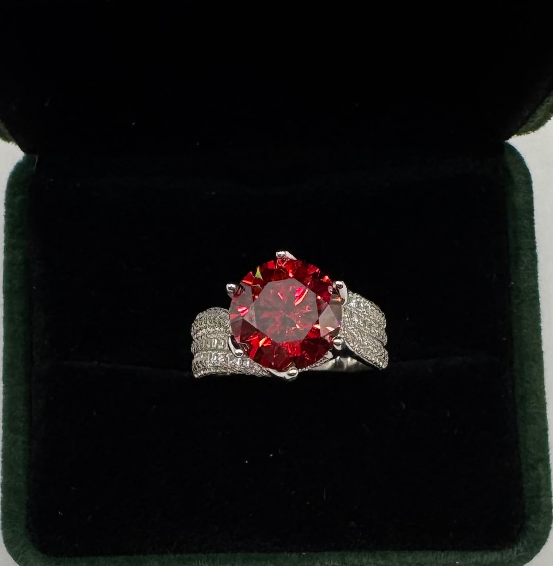 5 Carats VVS Moissanite Ring: 18k White Gold Plated On sterling Silver Moissanite VVS1 Stone Ring Color: Red Color Stone Size: 5 total Ring Size: 8 Certificate: GRA
