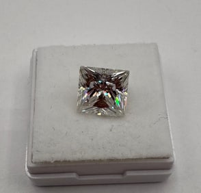 Princess Cut 4 CT Moissanite VVS1 With Certificate Of Authenticity