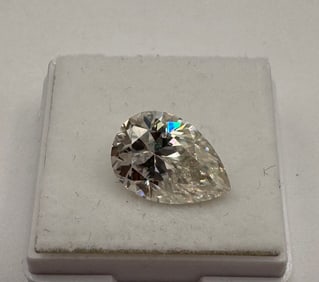 Pear Shape CT Moissanite VVS1 With Certificate Of Authenticity