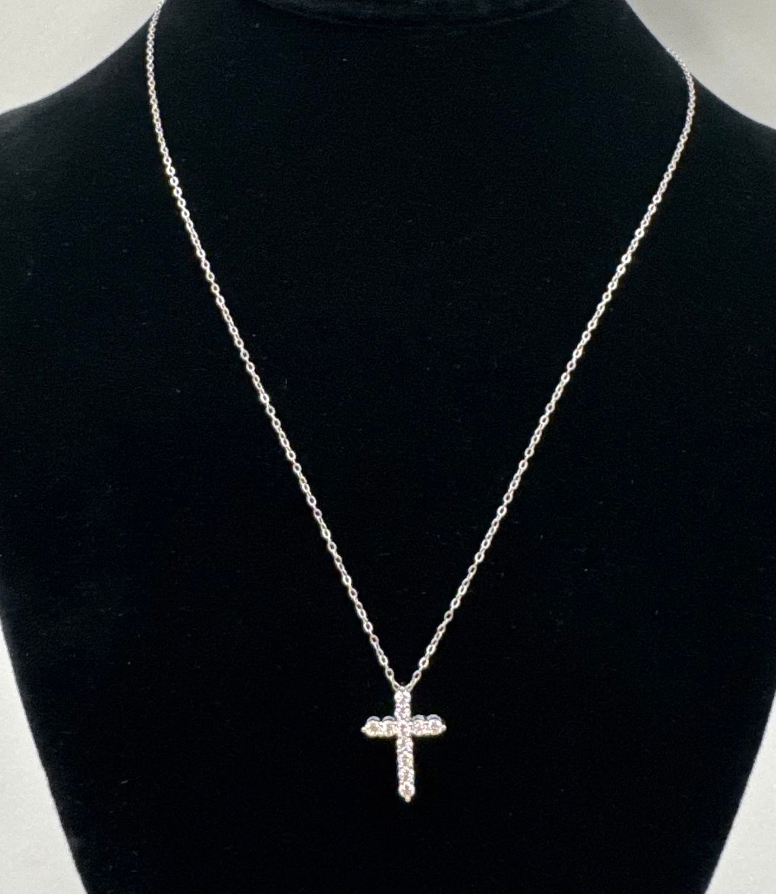 Elegant Moissanite Cross Pendant Necklace 2.5mm D-Color Stones .925 Sterling Silver (1 of 2)