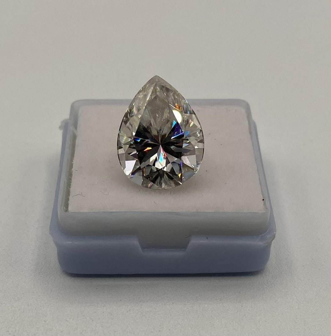 10.00 Carat Pear Brilliant Cut Moissanite - GRA Certified - Diamond Tester Tested (1 of 1)