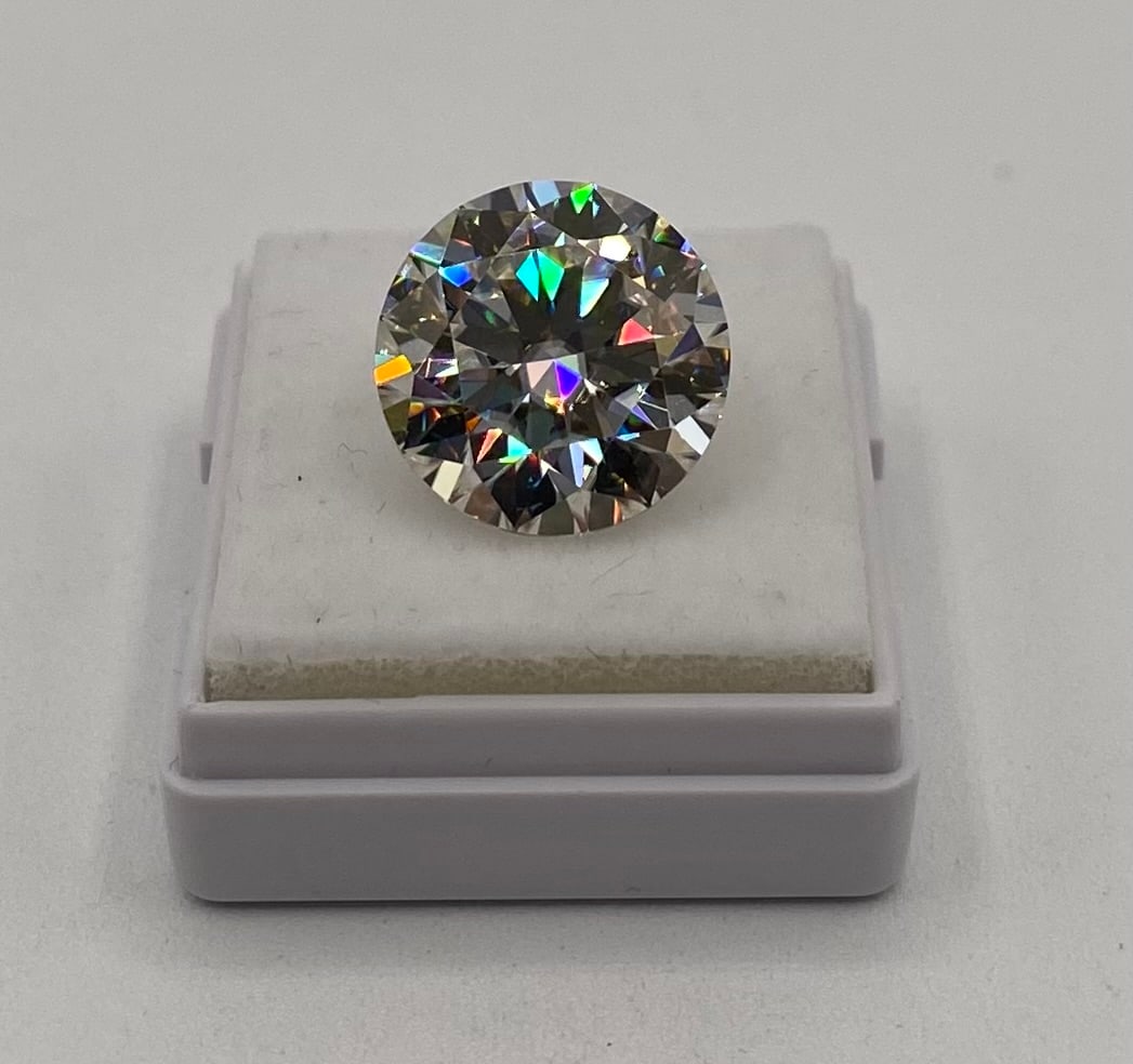 10.00 CT Round Brilliant Cut Moissanite - D Color - VVS1 - GRA Certified (1 of 1)