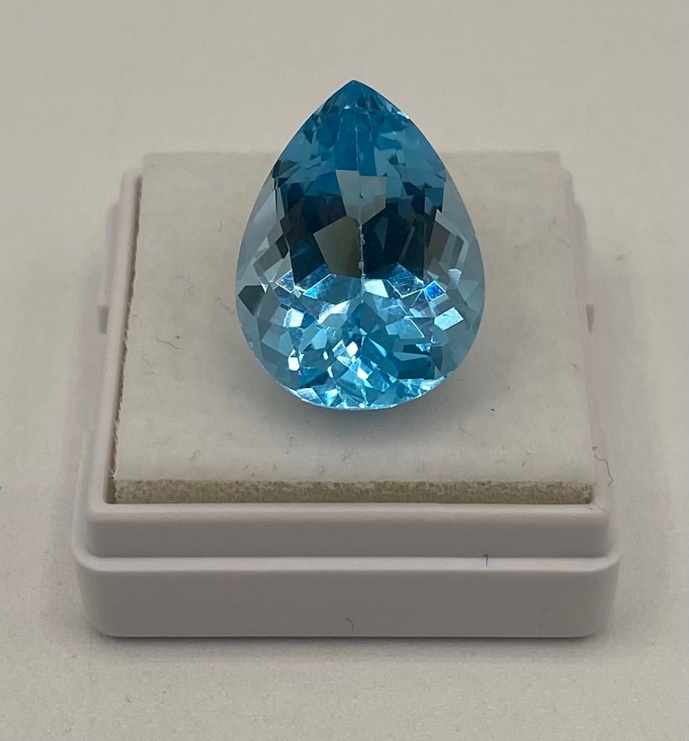 14.40 Ct Brilliant Pear Cut Faceted Blue Topaz Loose Gemstone (1 of 1)