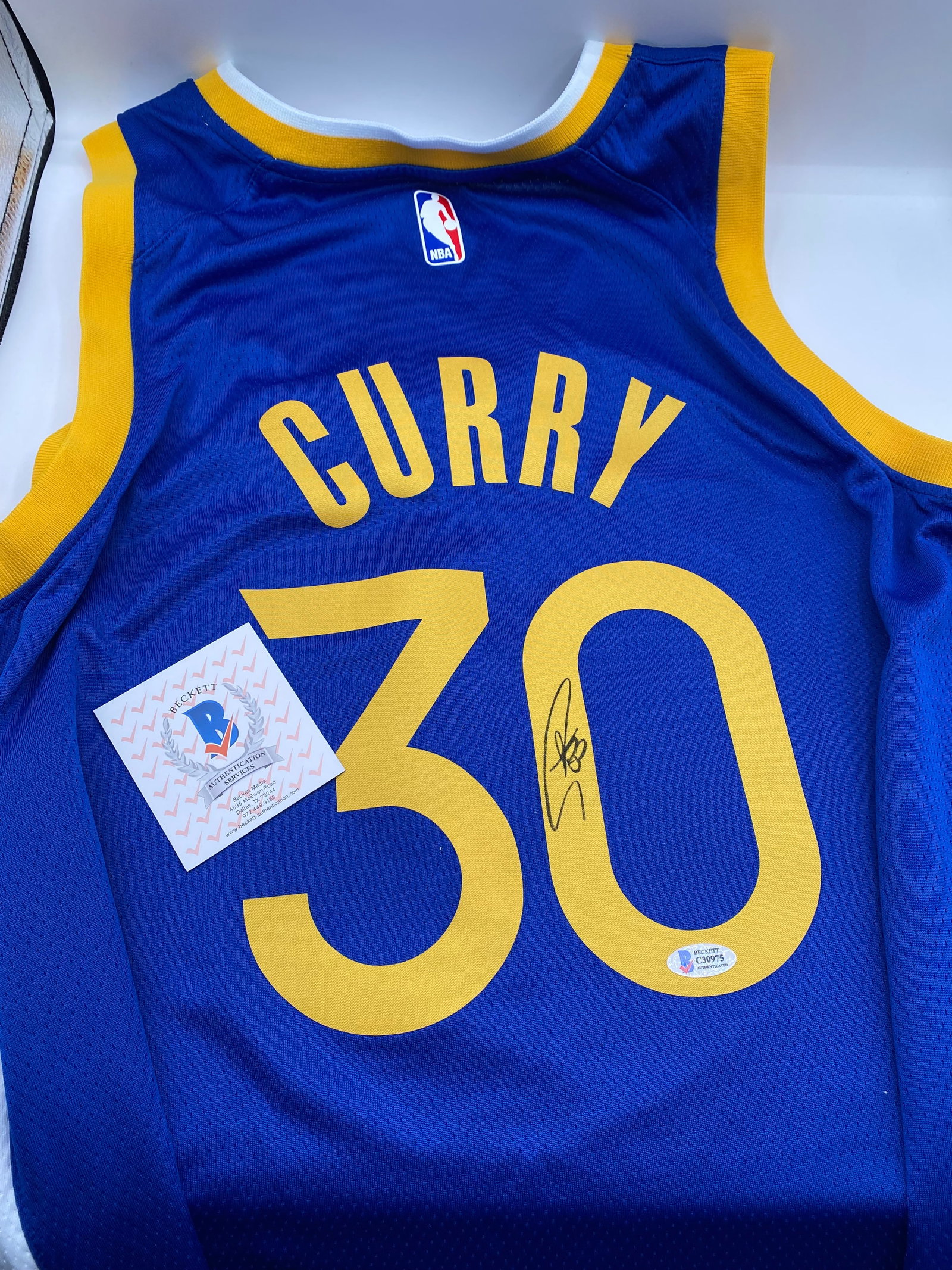 Stephen Curry Signed Golden State Warriors Jersey (Beckett COA) (1 of 2)