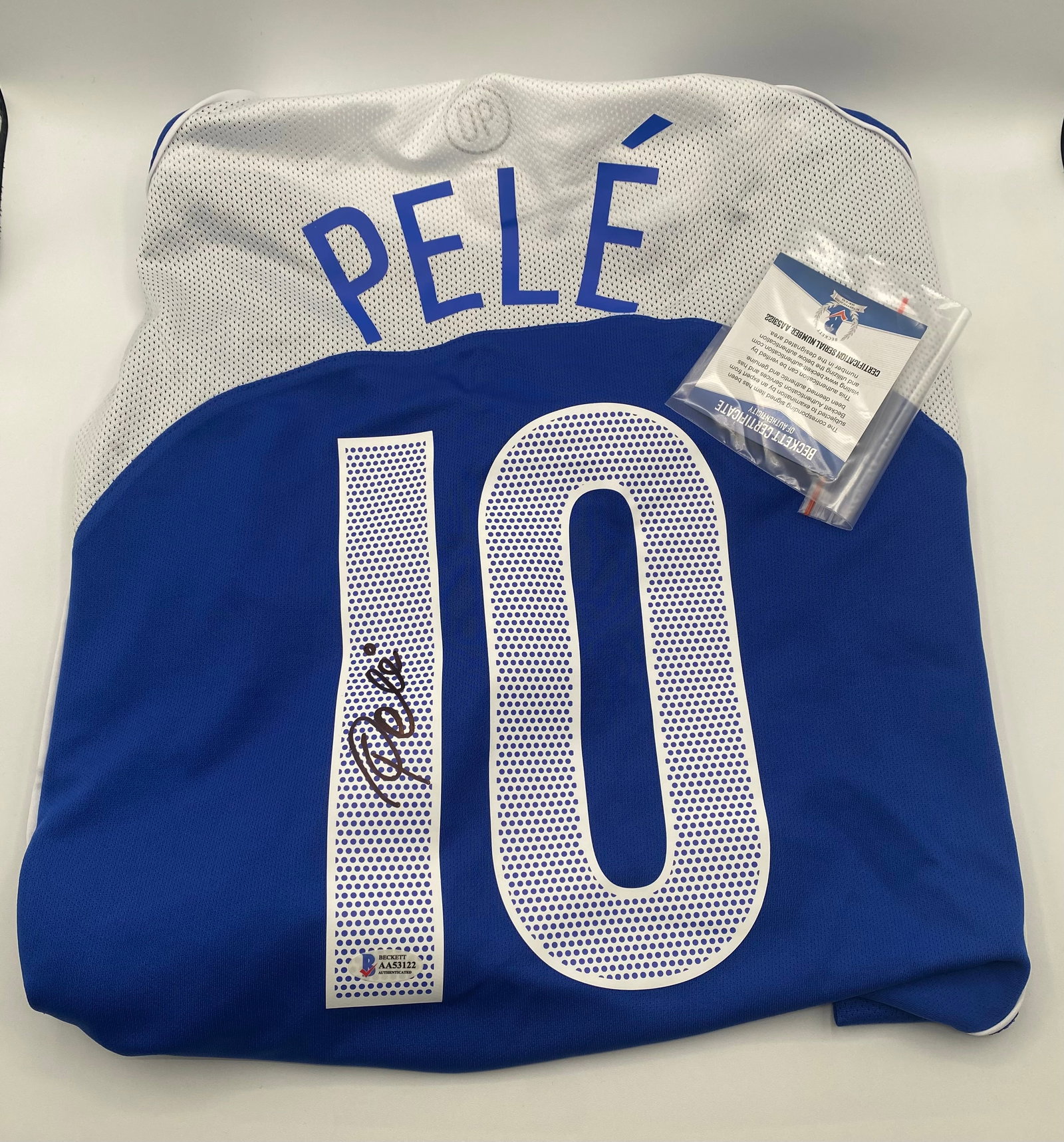 Pelé Brazilian Soccer Player Signed Jersey - Beckett COA (1 of 1)