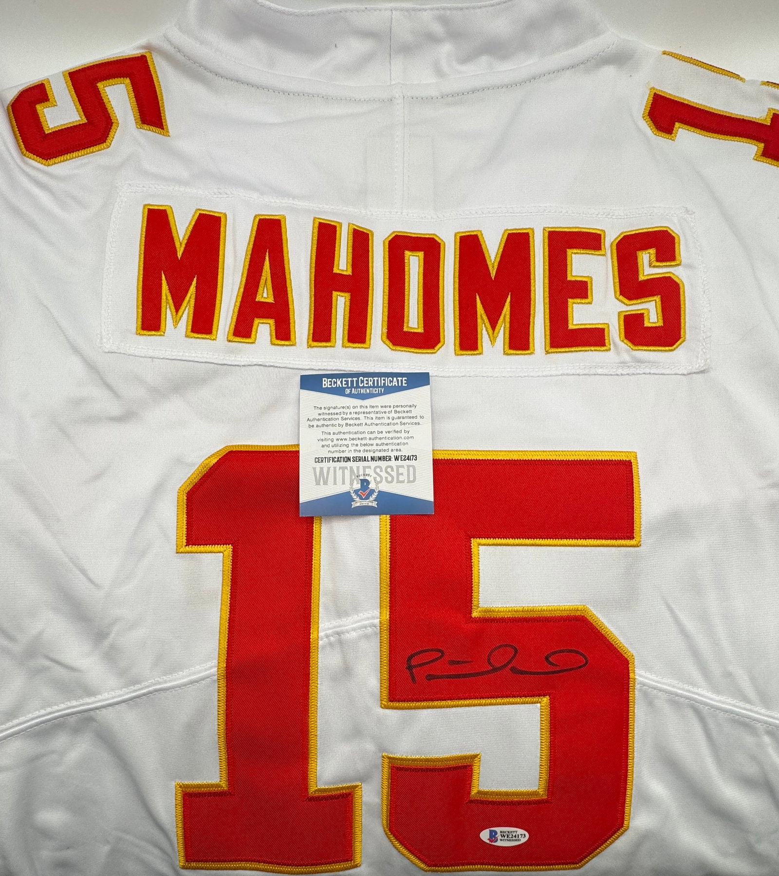 Patrick Mahomes Signed Jersey (Beckett Witnessed COA) (1 of 1)