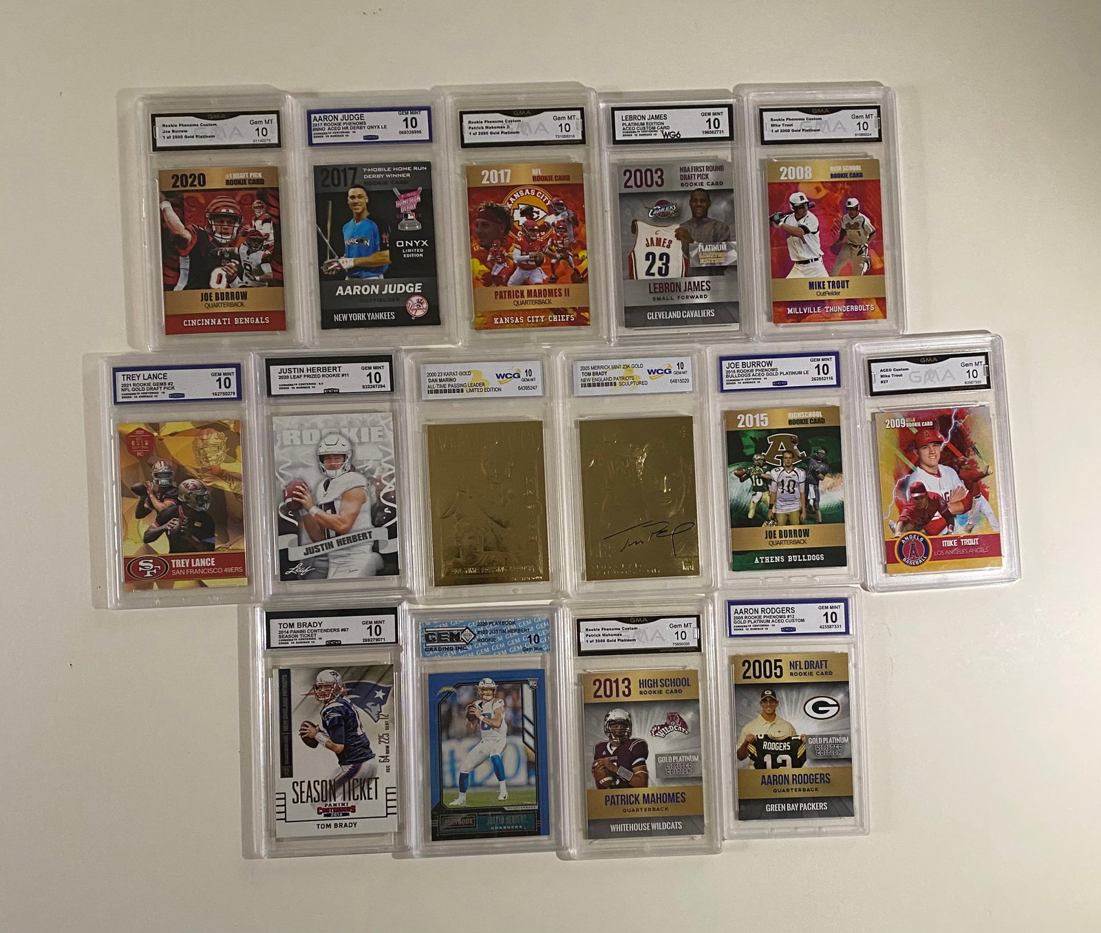 15 Cards Mahomes, Brady, Burrow, Herbert, Trout, LeBron & More (1 of 2)
