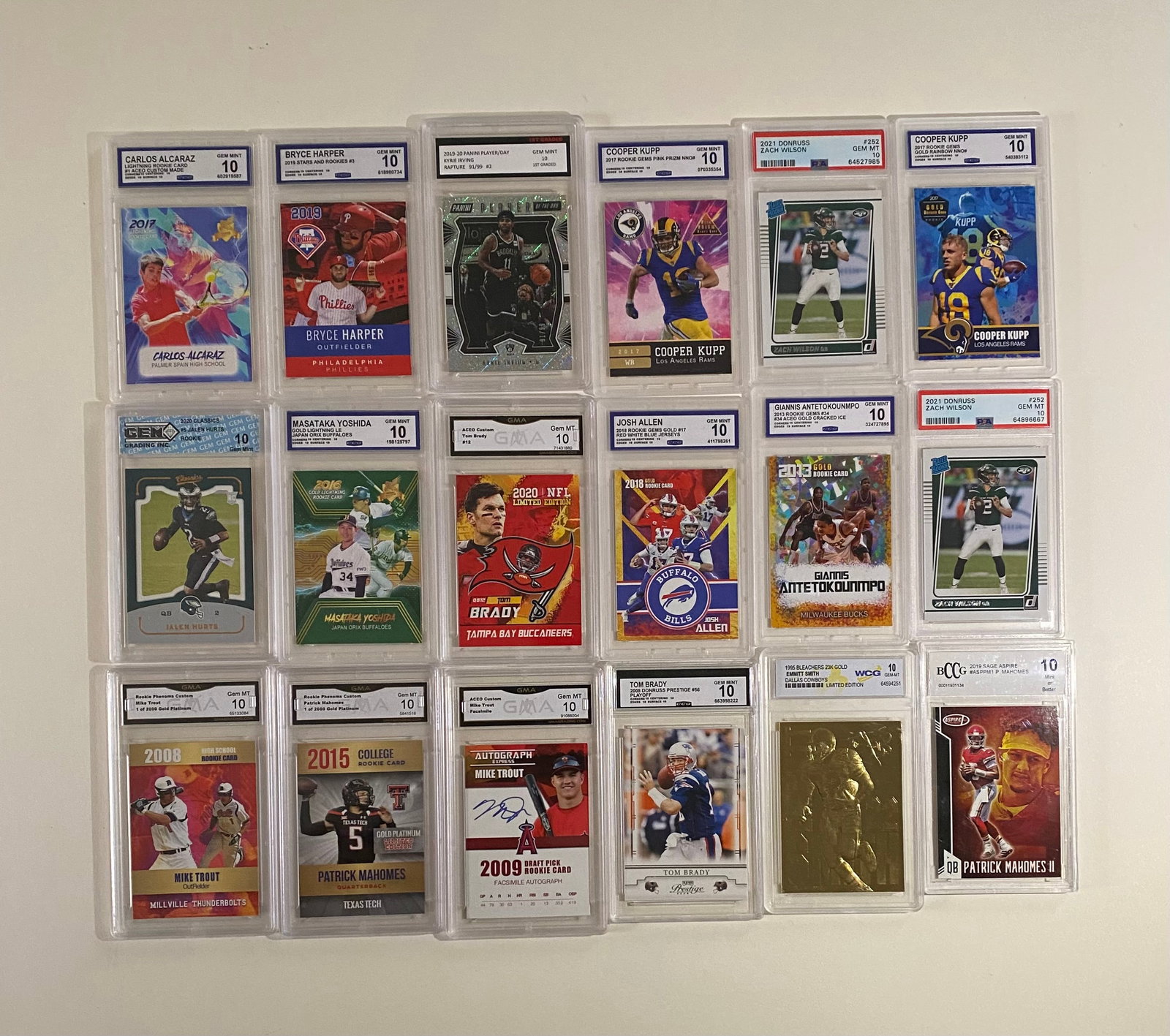 18 Cards Mahomes, Brady, Trout, Antetokounmpo & More (1 of 2)