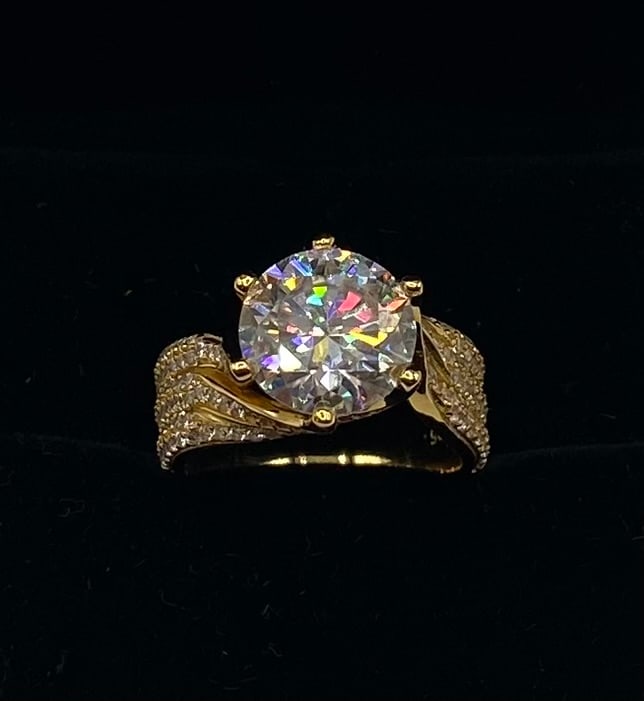 5 Carats Moissanite VVS1 Ring Size 7.5 (1 of 2)