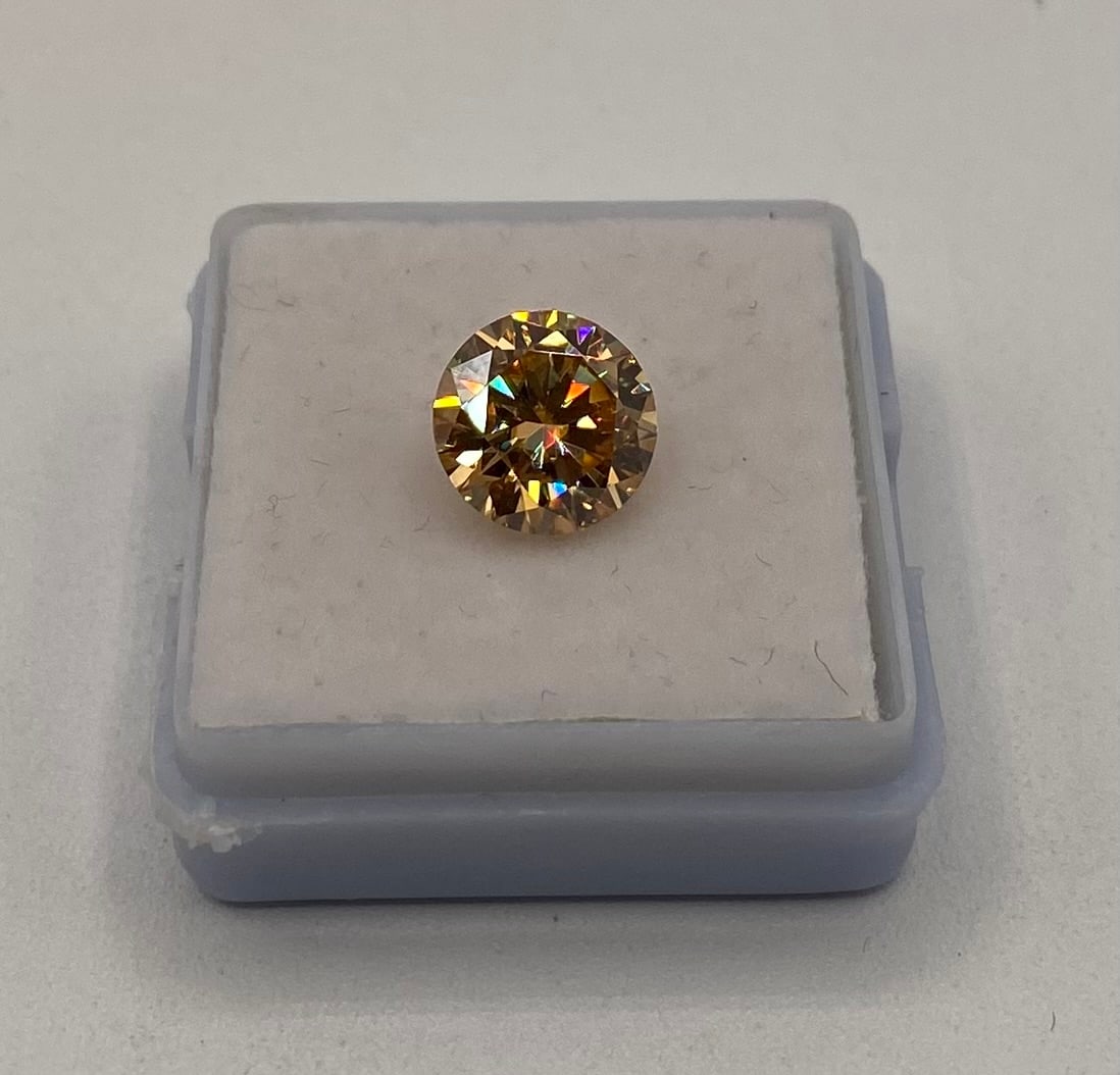 3 Carats Champagne VVS1 Moissanite Stone (1 of 1)