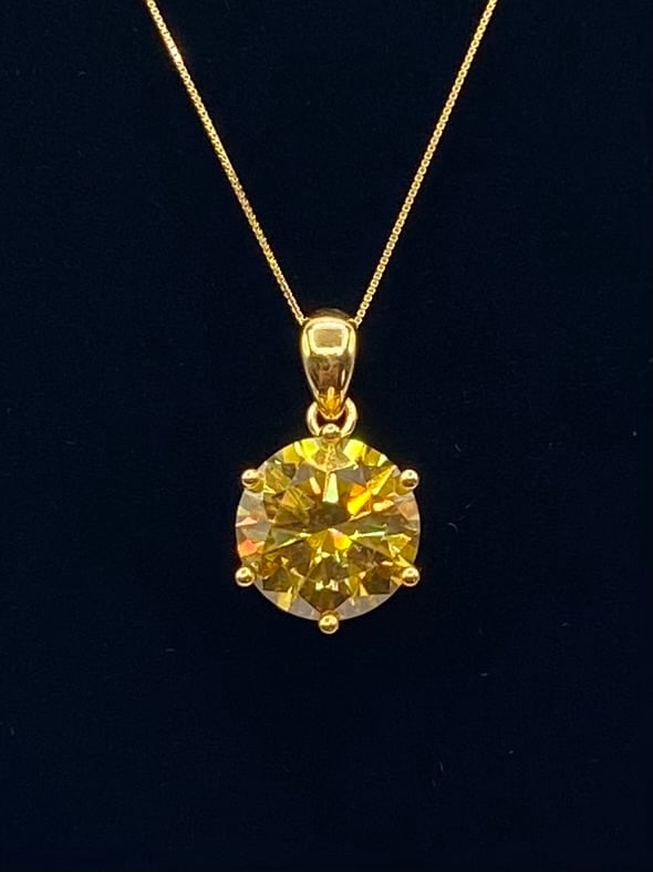 10 Carats Yellow VVS Neckalce