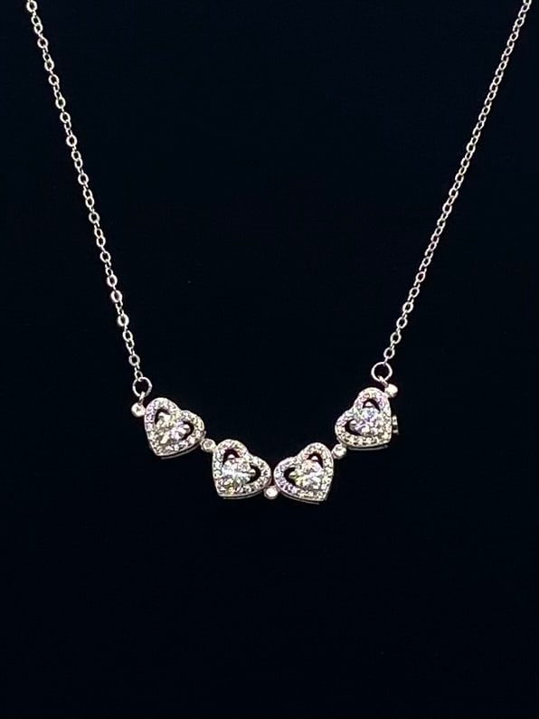4 Carats Heart Shape VVS Neckalce