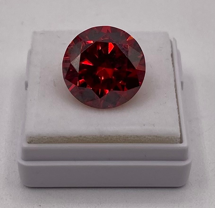 10 Carats Garnet VVS Stone