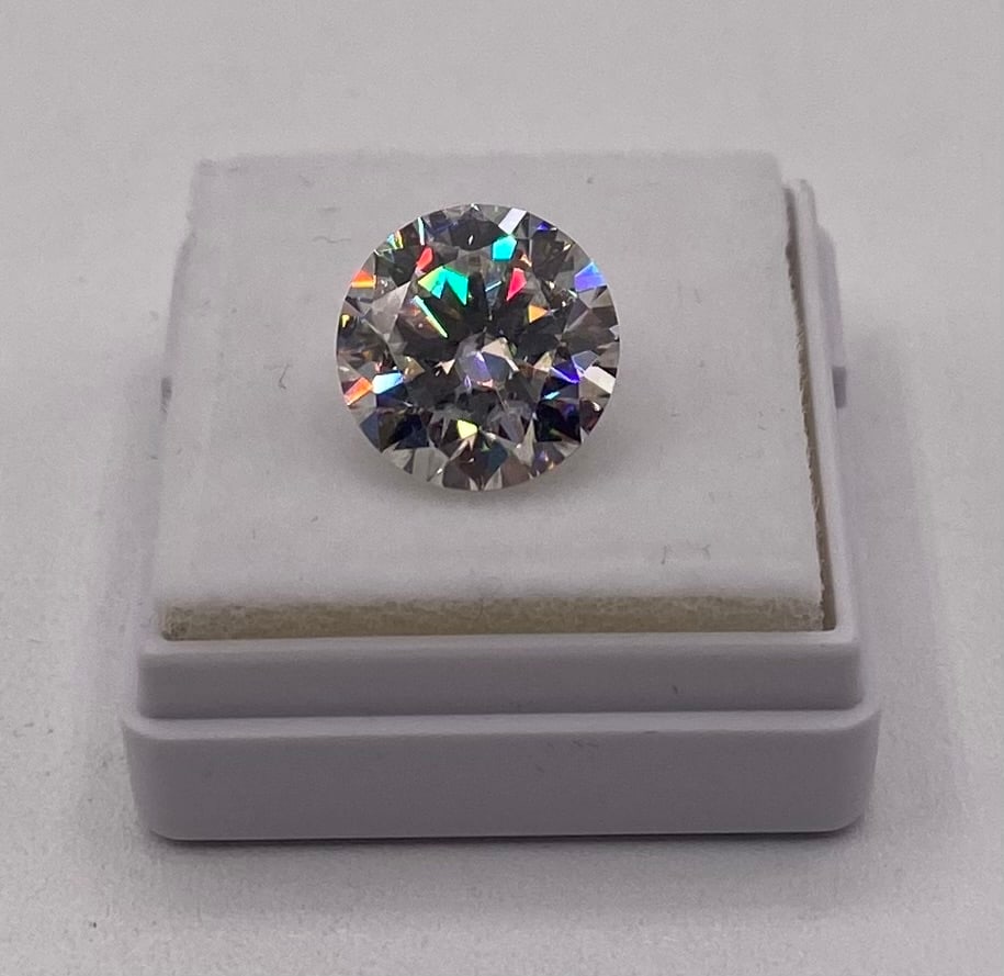 5 Carats Round Cut VVS Stone: 5 CT VVS1 D Color round Cut Loose Moissanite With Certificate- Diamond Tester Pass