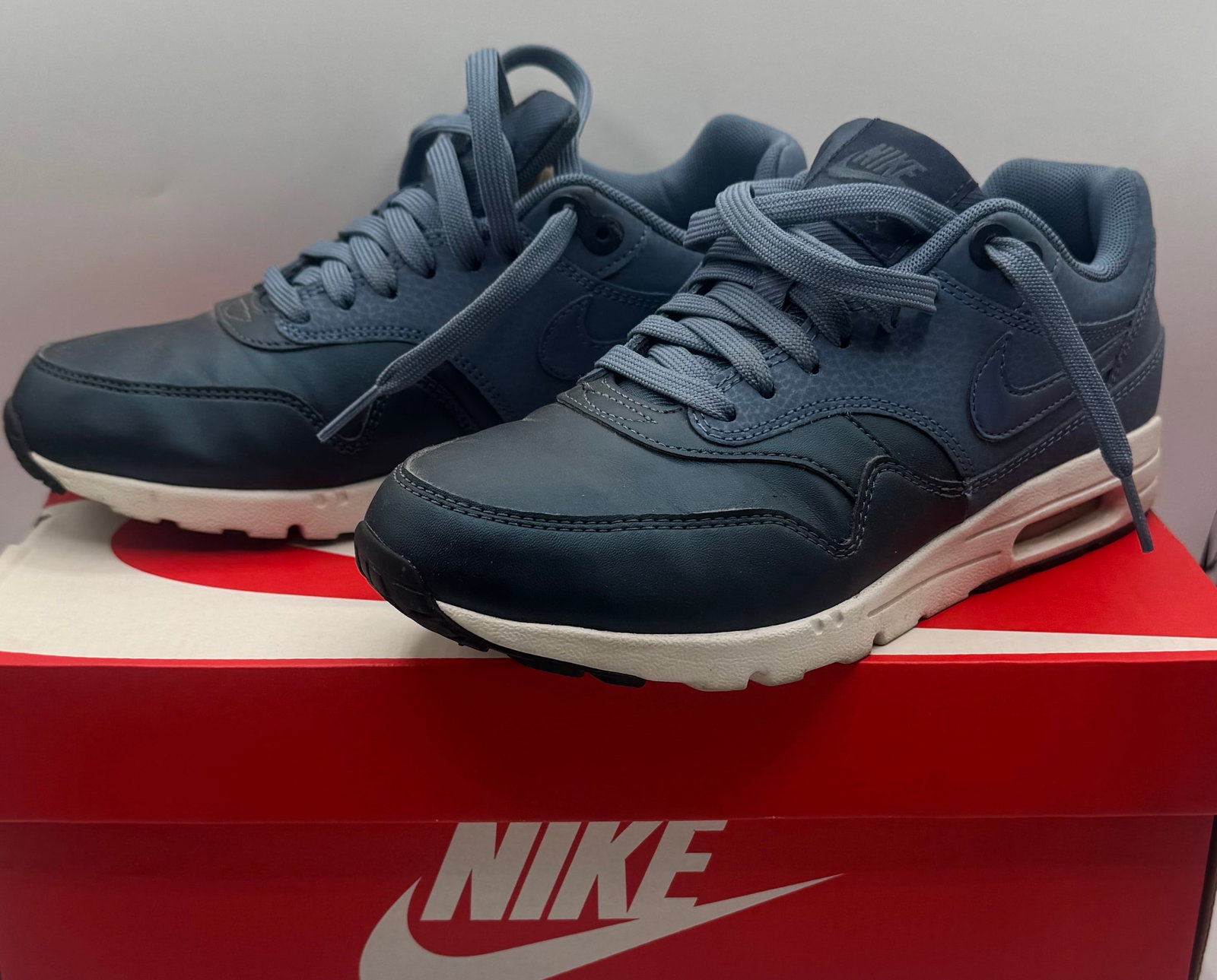Nike Air Max 1 Ultra Essential Thunder Blue Sneakers (1 of 2)