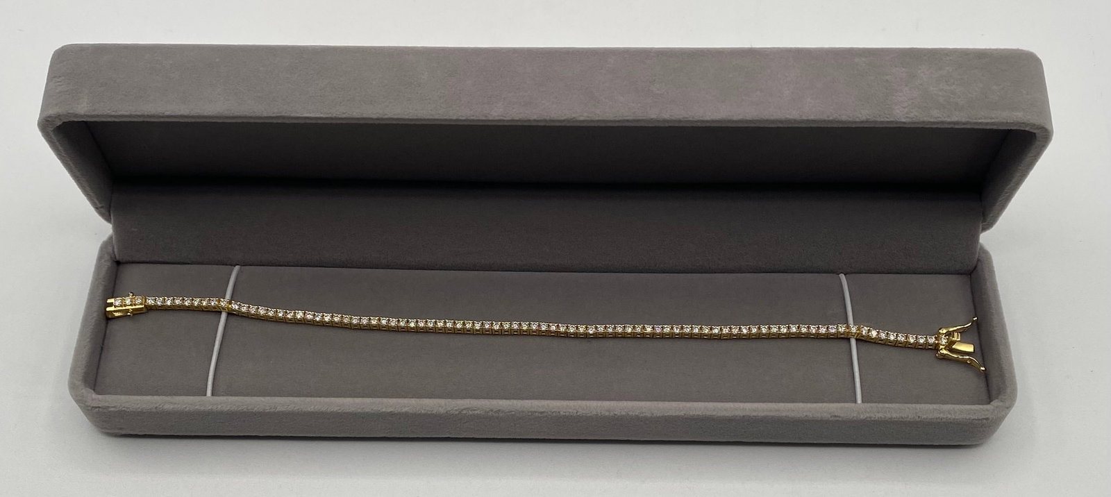 Tennis VVS 8 Inches Bracelet (1 of 1)