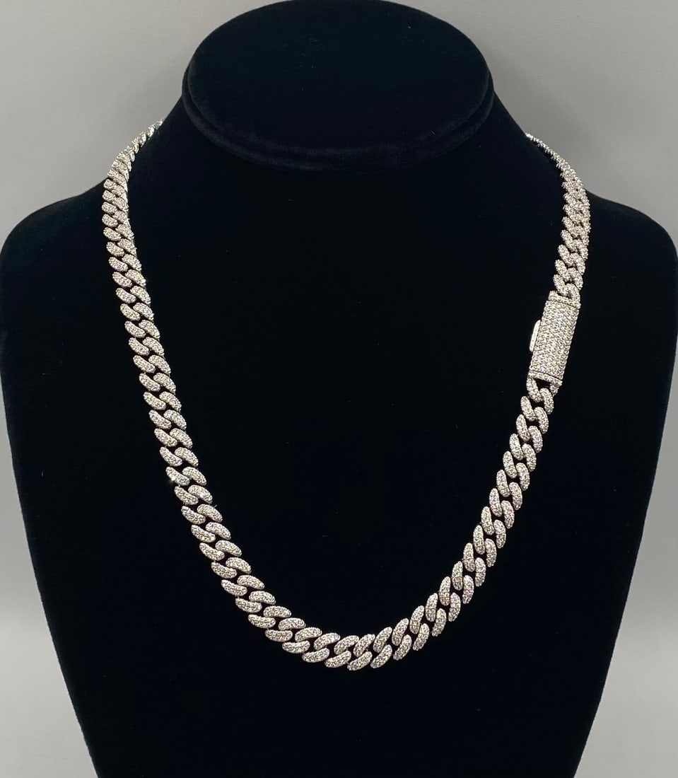 Cuban Moissanite VVS1 Color Necklace: Cuban Moissanite VVS1 Color D Bracelet. It comes with certificate. 20 inches length Bracelet