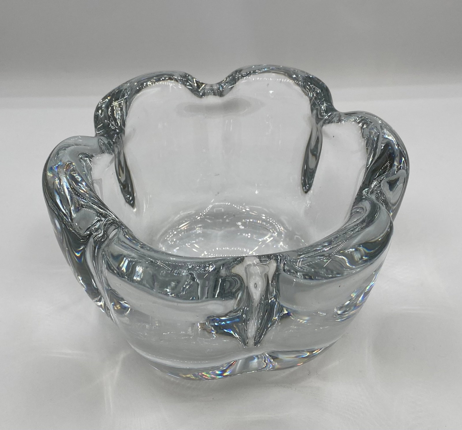 Vintage Signed Orrefors Heavy Crystal Scalloped Bowl - Model 2651/1: A substantial Mid-Century heavy clear art glass bowl by Orrefors (Sweden), featuring a six-lobe scalloped form with thick glass walls and exceptional optical brilliance. Maker/Brand: Orrefors (Sweden)