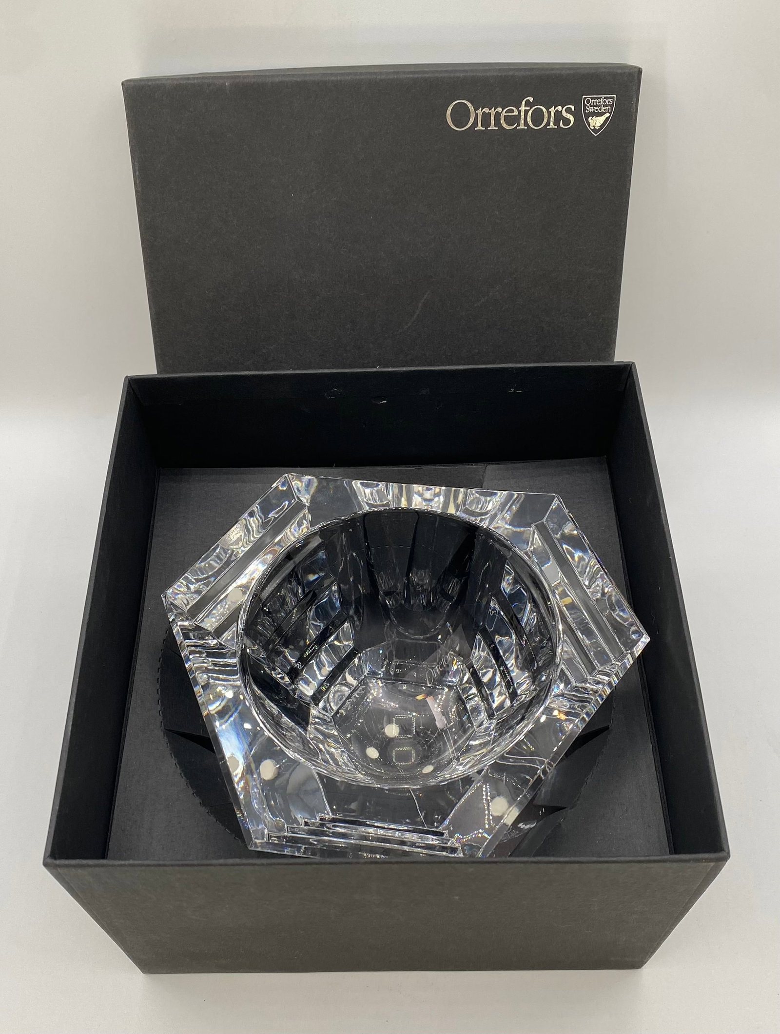 Orrefors Sweden "Corona" Crystal Bowl by Lars Hellsten in Original Box (1 of 5)