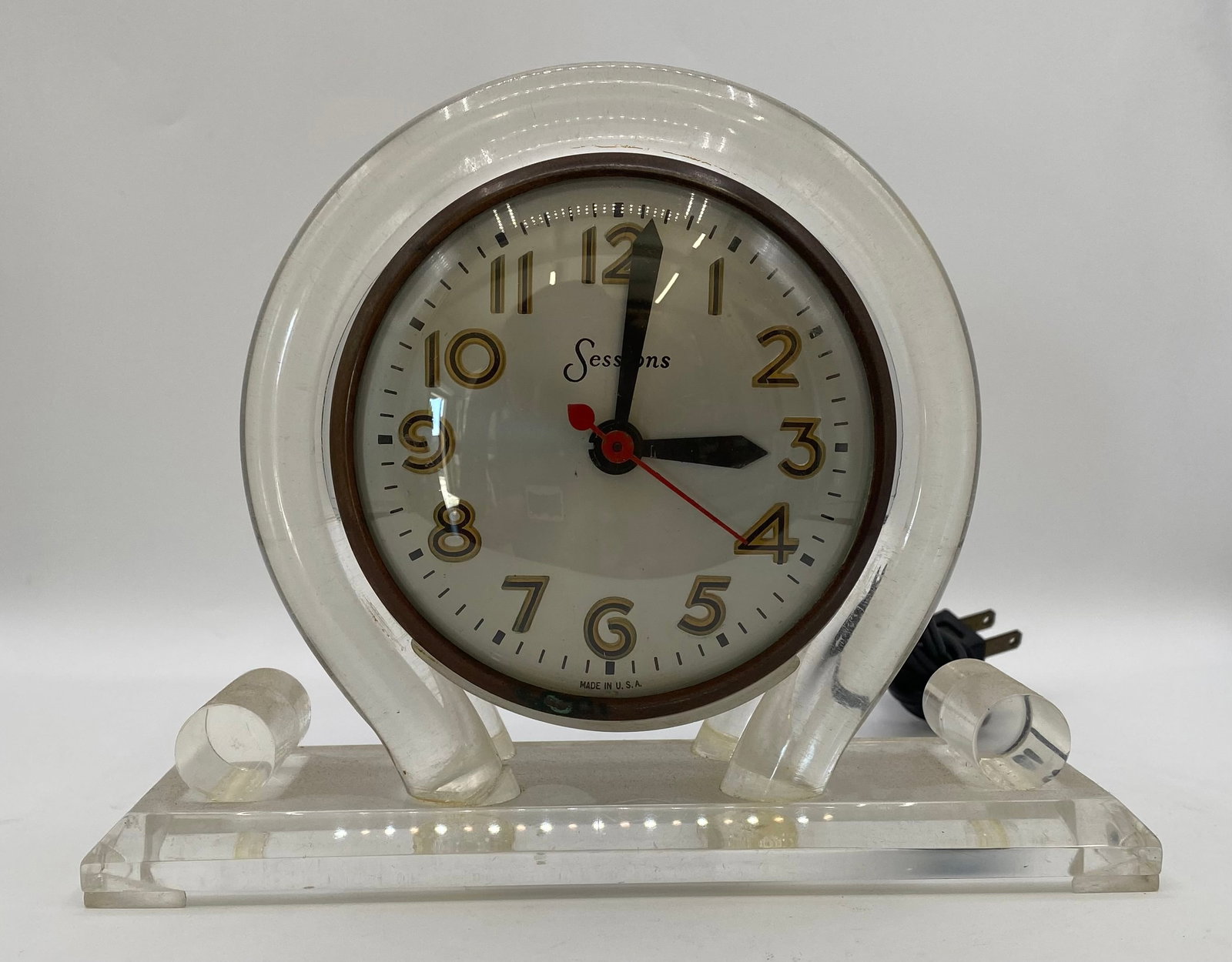 Vintage Sessions Lucite / Acrylic Horseshoe Electric Mantel Clock (1 of 3)