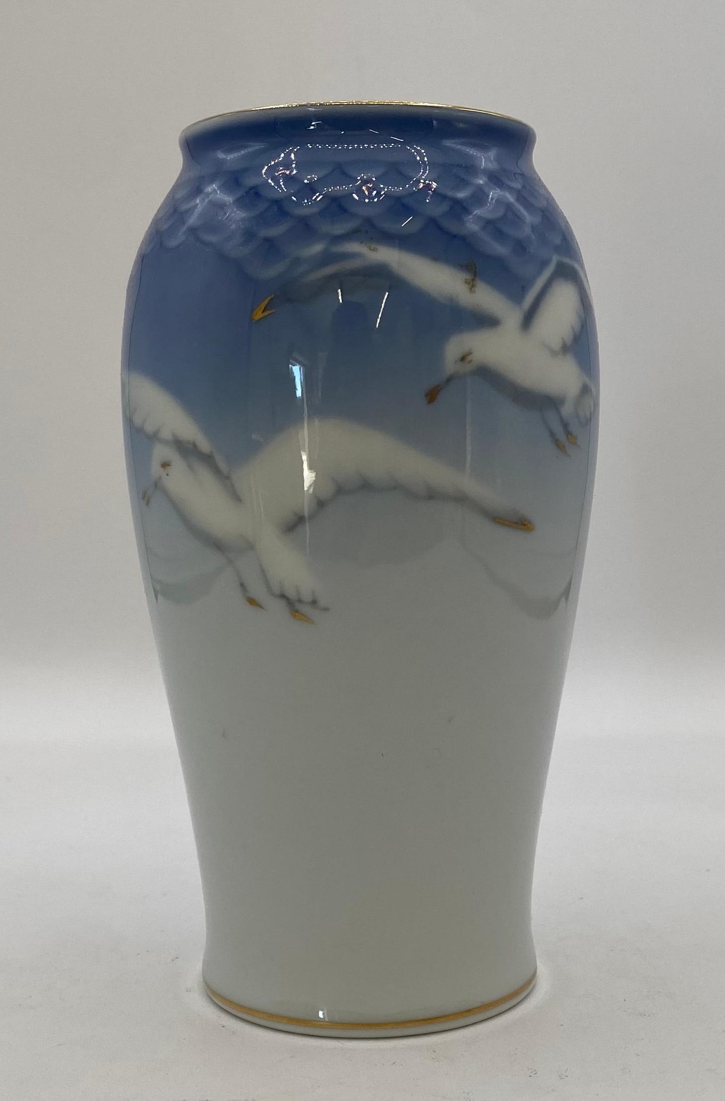 Vintage Bing & Grøndahl B&G Denmark Seagull Porcelain Vase #678 (1 of 3)