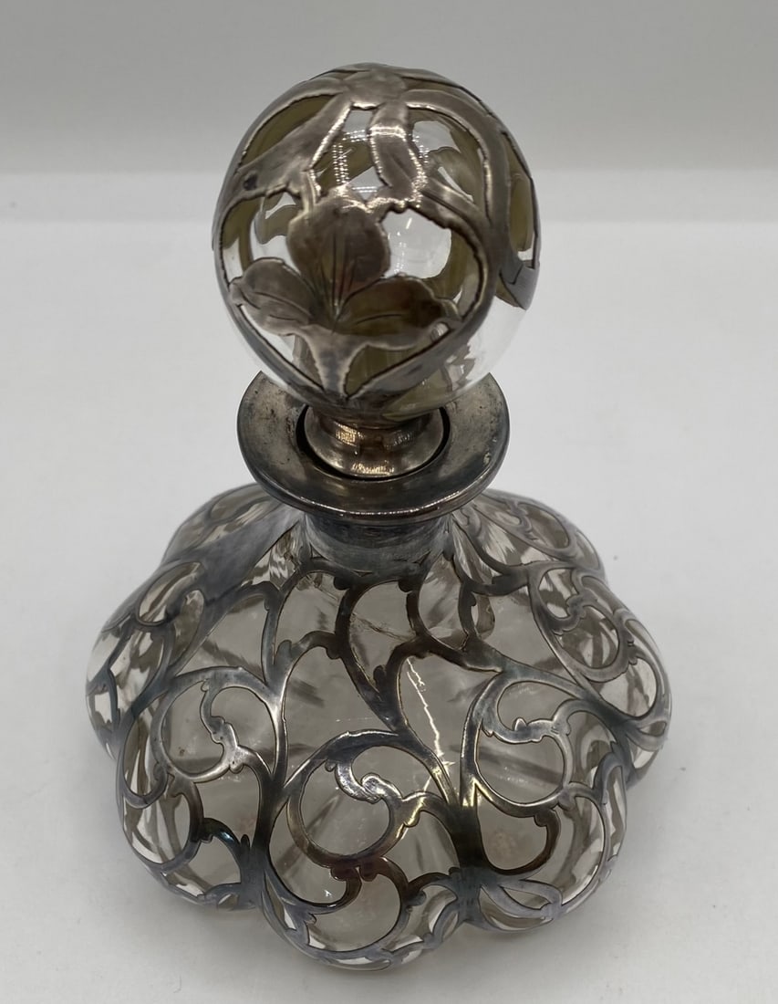 Antique / Vintage Sterling Silver Overlay Clear Glass Perfume Bottle with Stopper: Antique / Vintage Sterling Silver Overlay Clear Glass Perfume Bottle with Stopper