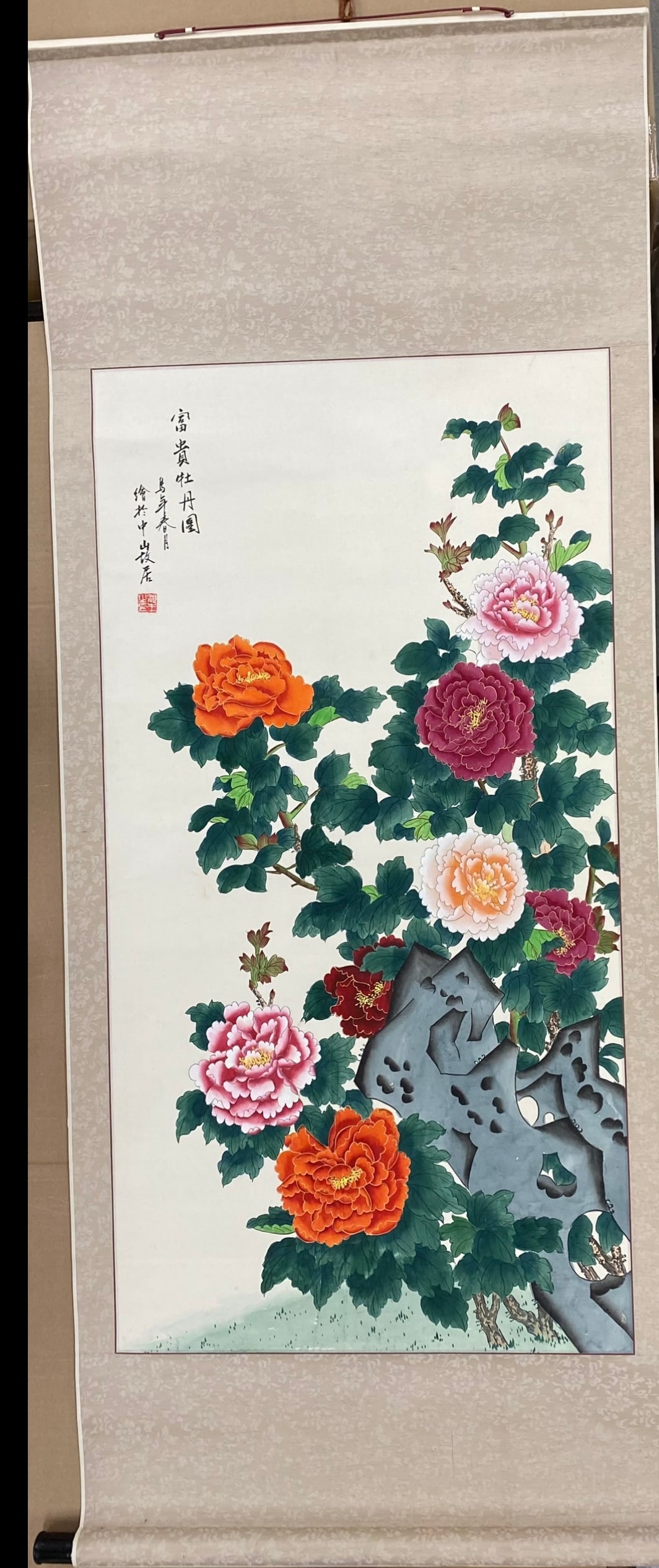 Chinese Meticulous (Gongbi) Style Peony & Rock Silk Hanging Scroll Painting: Chinese Meticulous (Gongbi) Style Peony & Rock Silk Hanging Scroll Painting