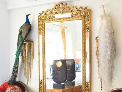 Pair of Taxidermy Peacocks: A rare pair of blue and white taxidermy peacocks. DIMENSIONS: 70"L x 12"W Base- 6" x 9". CONDITION: Excellent. No Reserve.