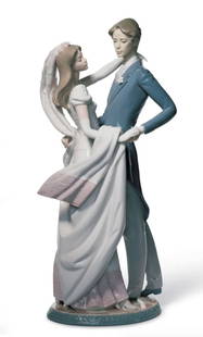 Lladro I Love You Truly Couple Figurine (NEW IN BOX): Lladro I Love You Truly Couple Figurine. DIMENSIONS: 5.5"W x 6.3"D x 14.6"H. CONDITION: New in box. No Reserve.