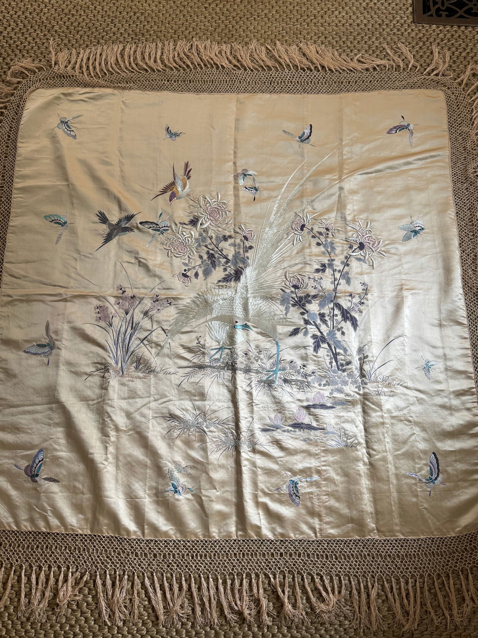 Antique embroidered Chinese shawl depicting a crane (1 of 7)