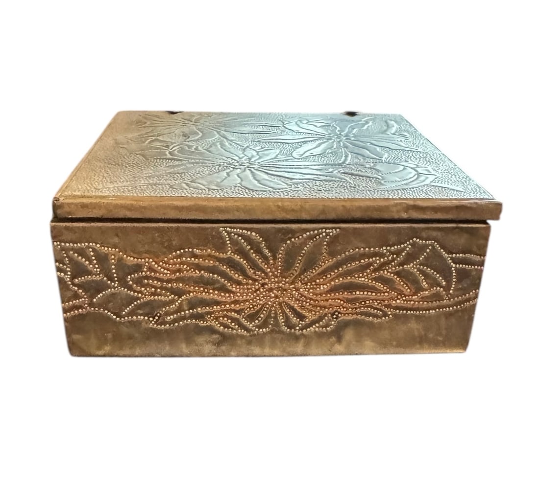 Antique hammered metal poinsettia design box: Antique hammered metal poinsettia design box. DIMENSIONS: 6" x 6" x 2.5"