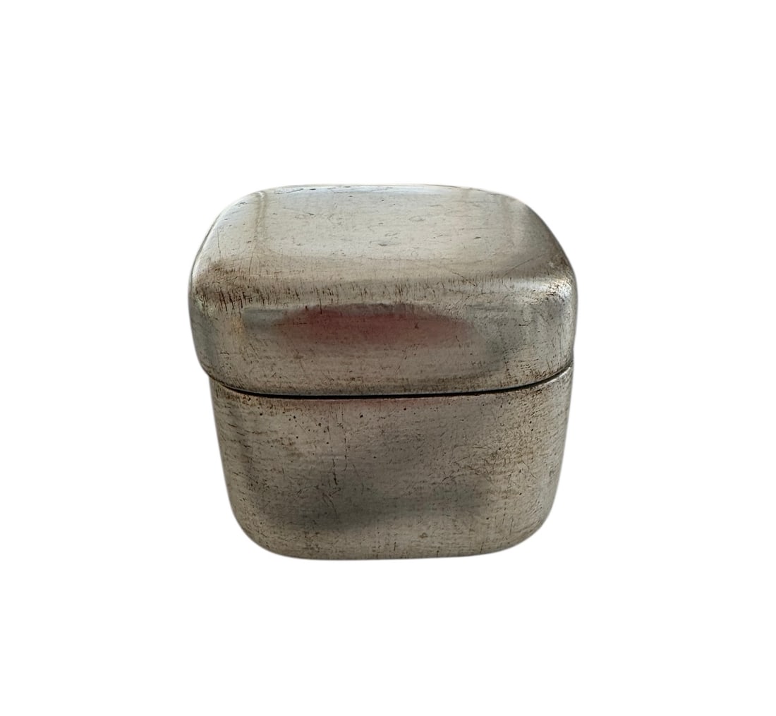 Silver Labrazel canister (1 of 5)
