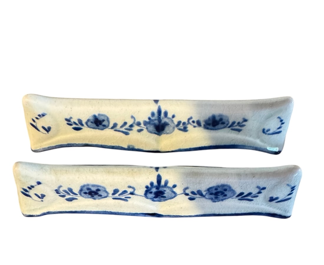 Assorted Delft knife rests - 5