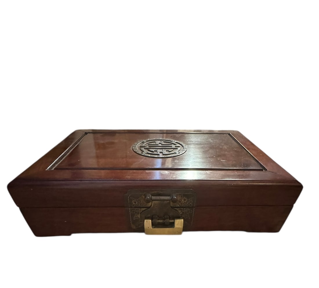Chinese jewelry box: Chinese jewlery box