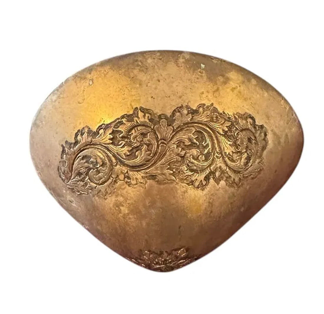 Indonesian silver clam shell box: Indonesian silver clam shell box
