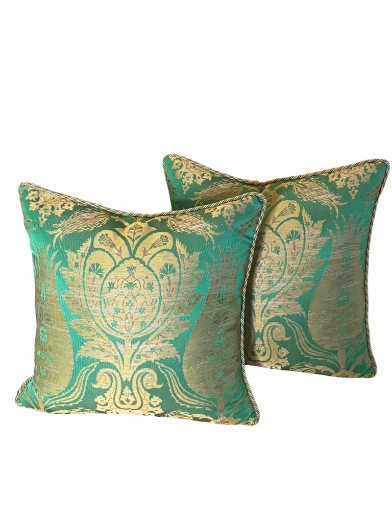 An exquisite pair of custom-made green and gold pillows (1 of 5)