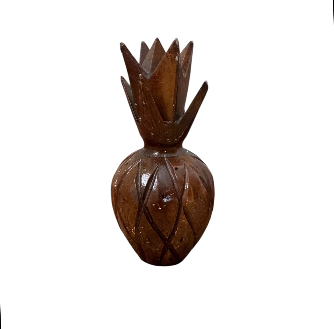 Hawaiian pineapple statue (1 of 3)