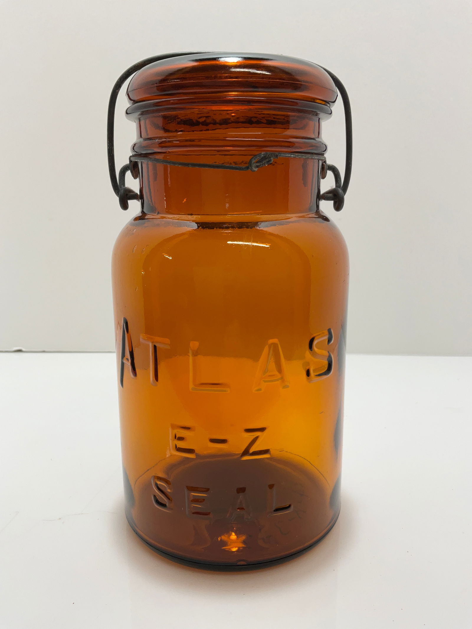 Amber Atlas E-Z Seal, Quart-Size, MINT Condition, with No Damage. (1 of 5)