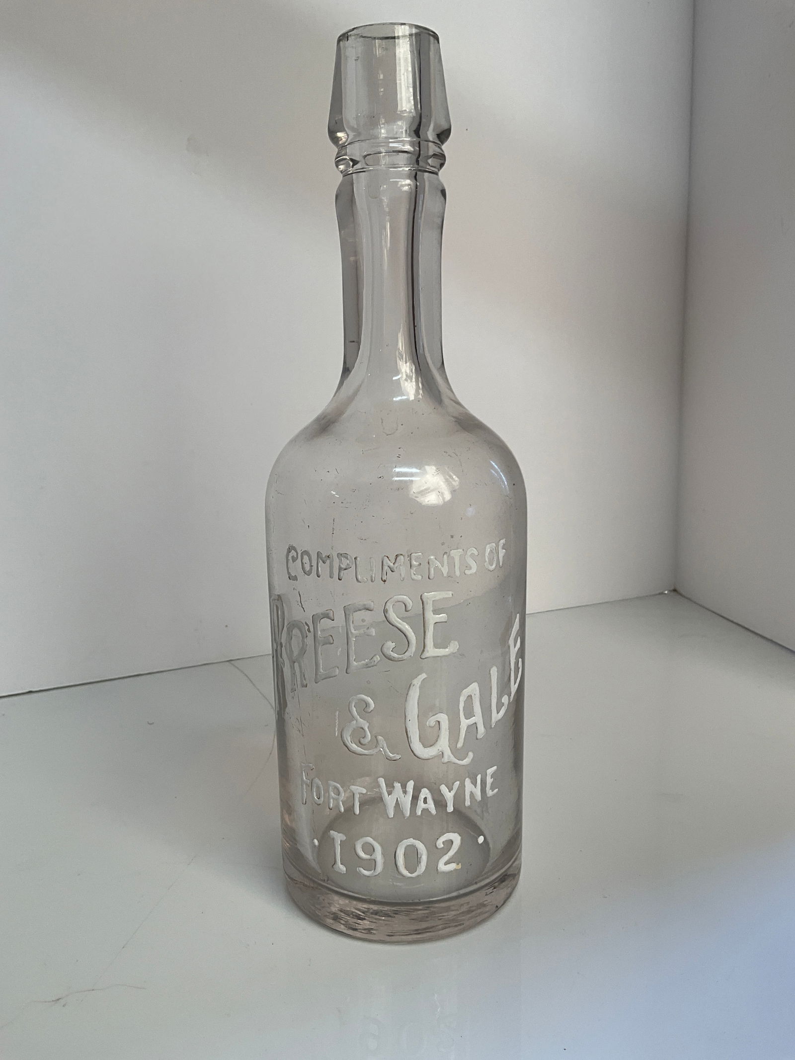Enameled whiskey back bar bottle, Freese & Gale, Fort Wayne Indiana 1902 (1 of 6)