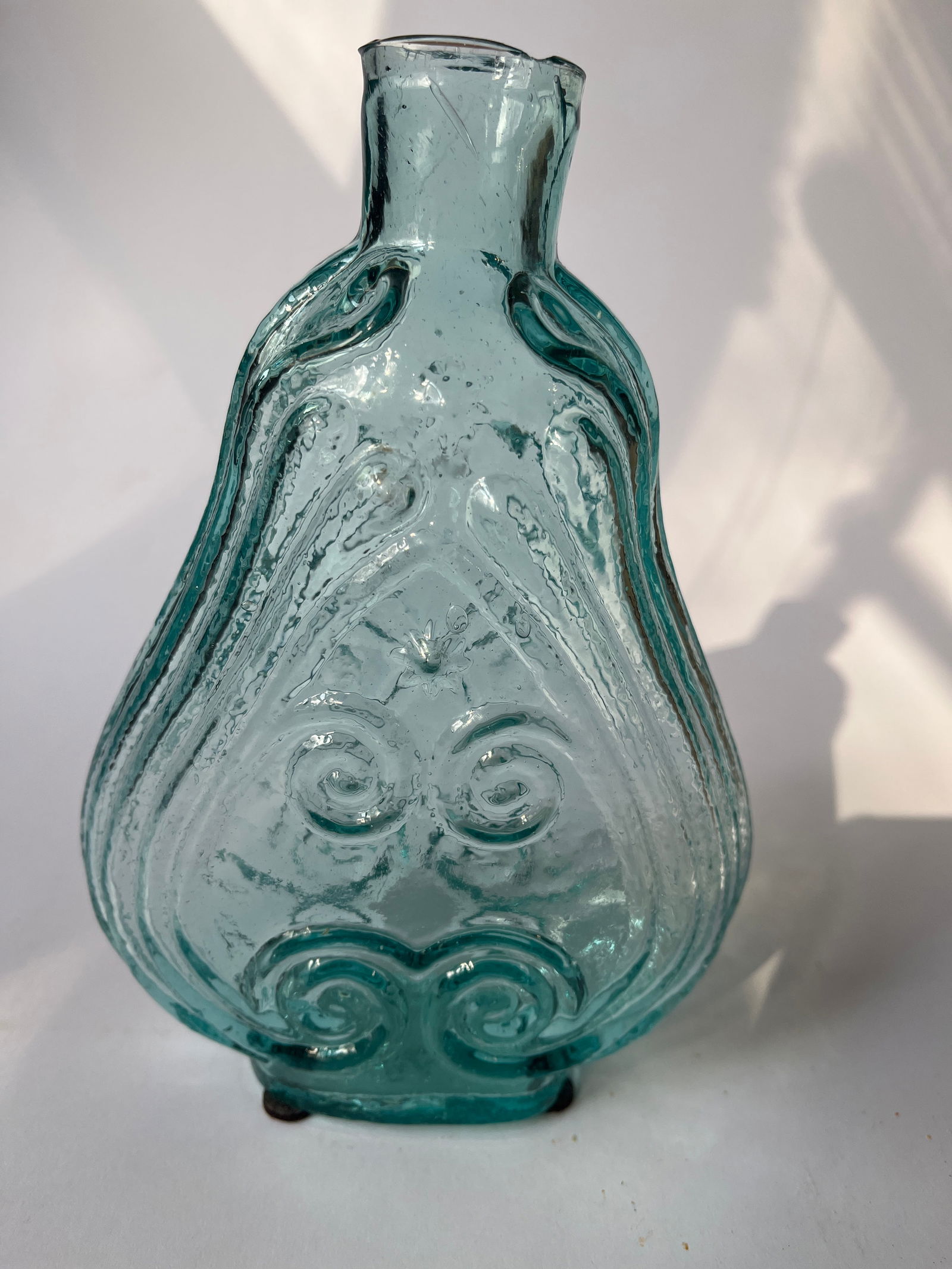 Pint aqua Scroll Flask, Open Pontil (1 of 4)