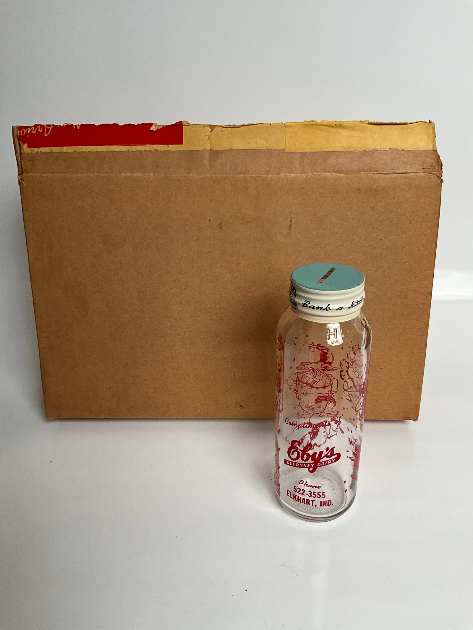 Eby's Guernsey Dairy, Elkhart Indiana (Box of 5) New old Stock Baby bottles - All MINT Never Used: Here is a Eby's Guernsey Dairy, Elkhart Indiana (Box of 5) New old Stock Baby bottles - All MINT Never Used, four bottles with pink lids, and one with a bank lid